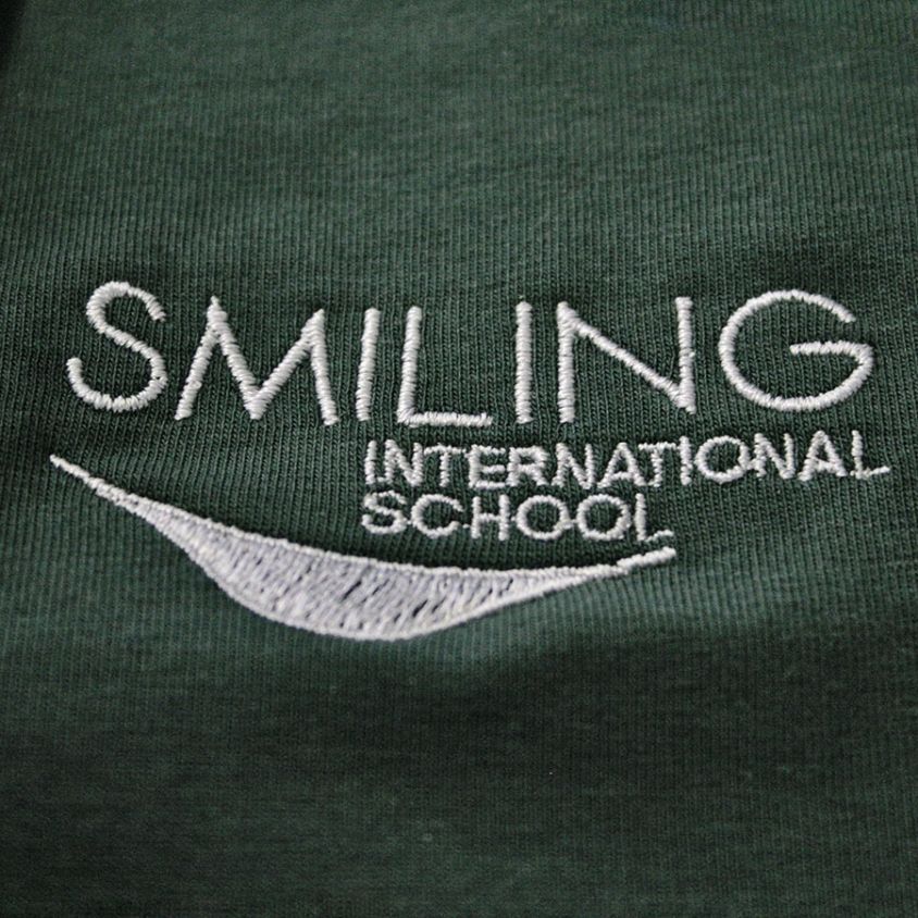 Scuola Internazionale Smiling Service usa Divise Scolastiche prodotte da CoccoBABY.com